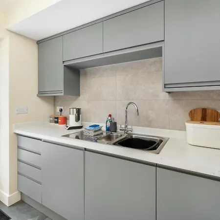 4 Bed In Oc-lr023